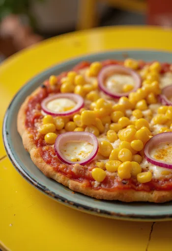 Pizza con elote recién horneada