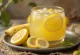 Limonada de plátano y menta en vaso