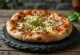Pizza al Pepe con variedad de quesos y pimientas