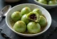 Tangyuan de matcha, bolas de harina de arroz verde, espolvoreadas con coco