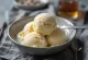Helado de vainilla Bourbon servido