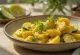 Khar con calabacita servido con cilantro fresco