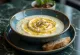 Crema de coliflor con queso servida