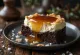 Kladdkaka con cheesecake de caramelo salado, con bonitas capas doradas
