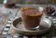 Panna cotta de chocolate con leche servida