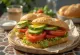 Bocadillo con verduras, servido con baguette tostada y ensalada fresca