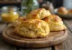Scone con mostaza bávara servido